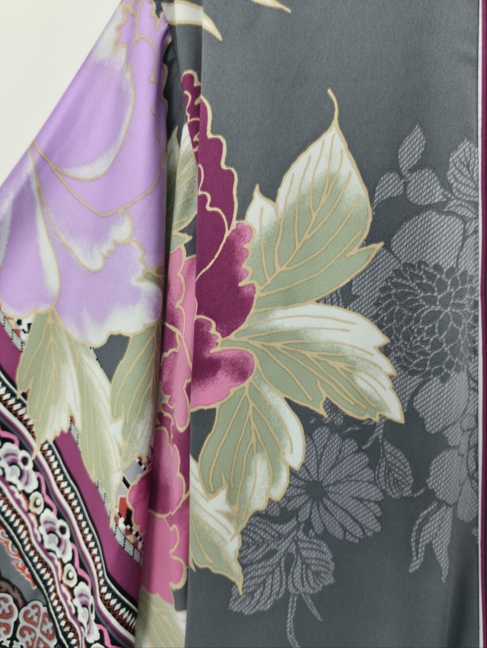 Natori Floral Kimono Robe Gray Purple Satin Lounge Cover Up Pockets Size Small - Picture 6 of 12